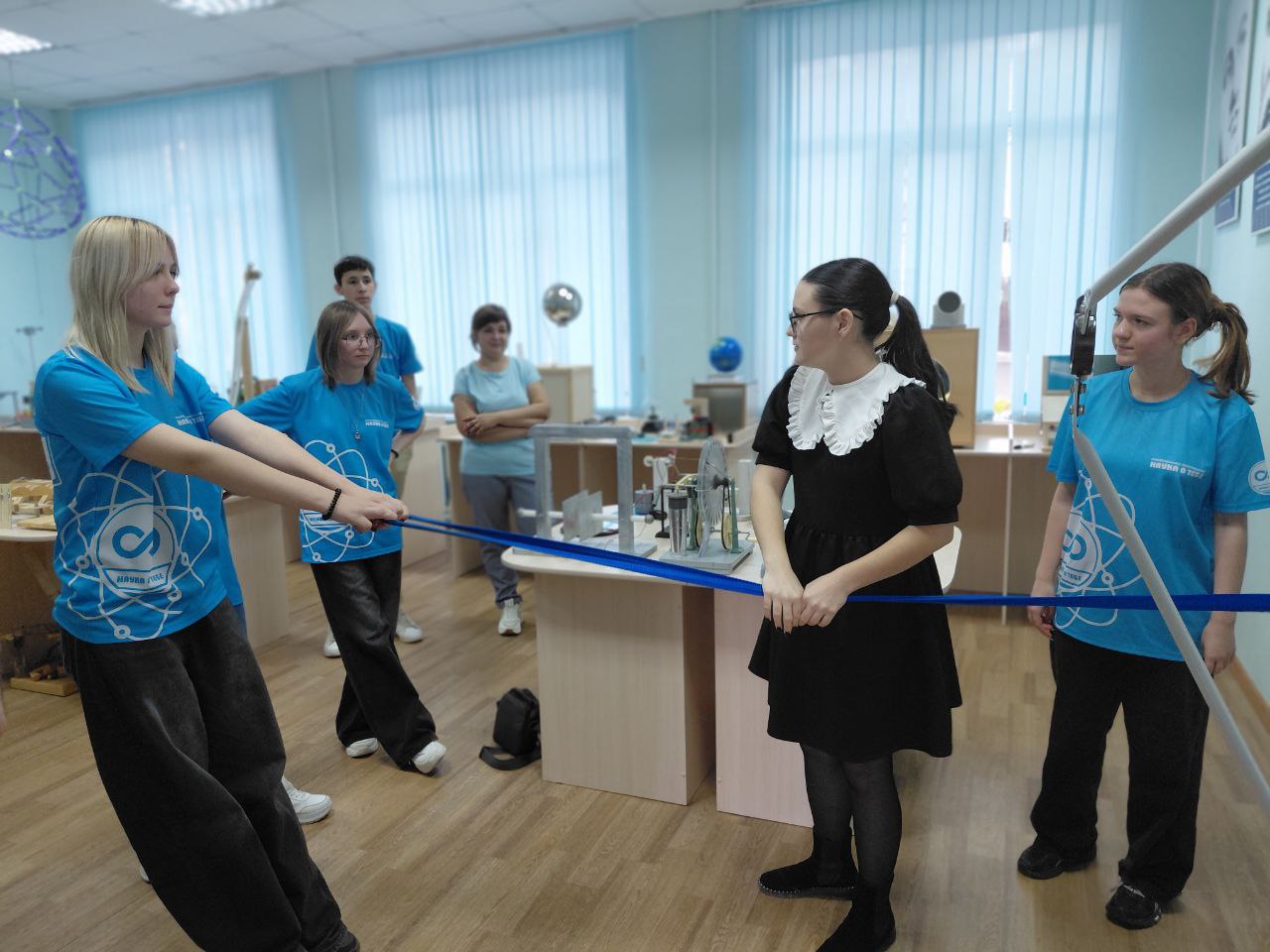 Учебно-демонстрационный центр занимательных наук посетили обучающиеся из Колышлея